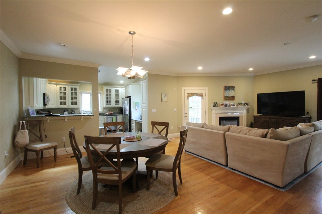 31-33 Florence St #31, Newton, MA, 31-33 Florence St #31, Newton, MA Photo #2