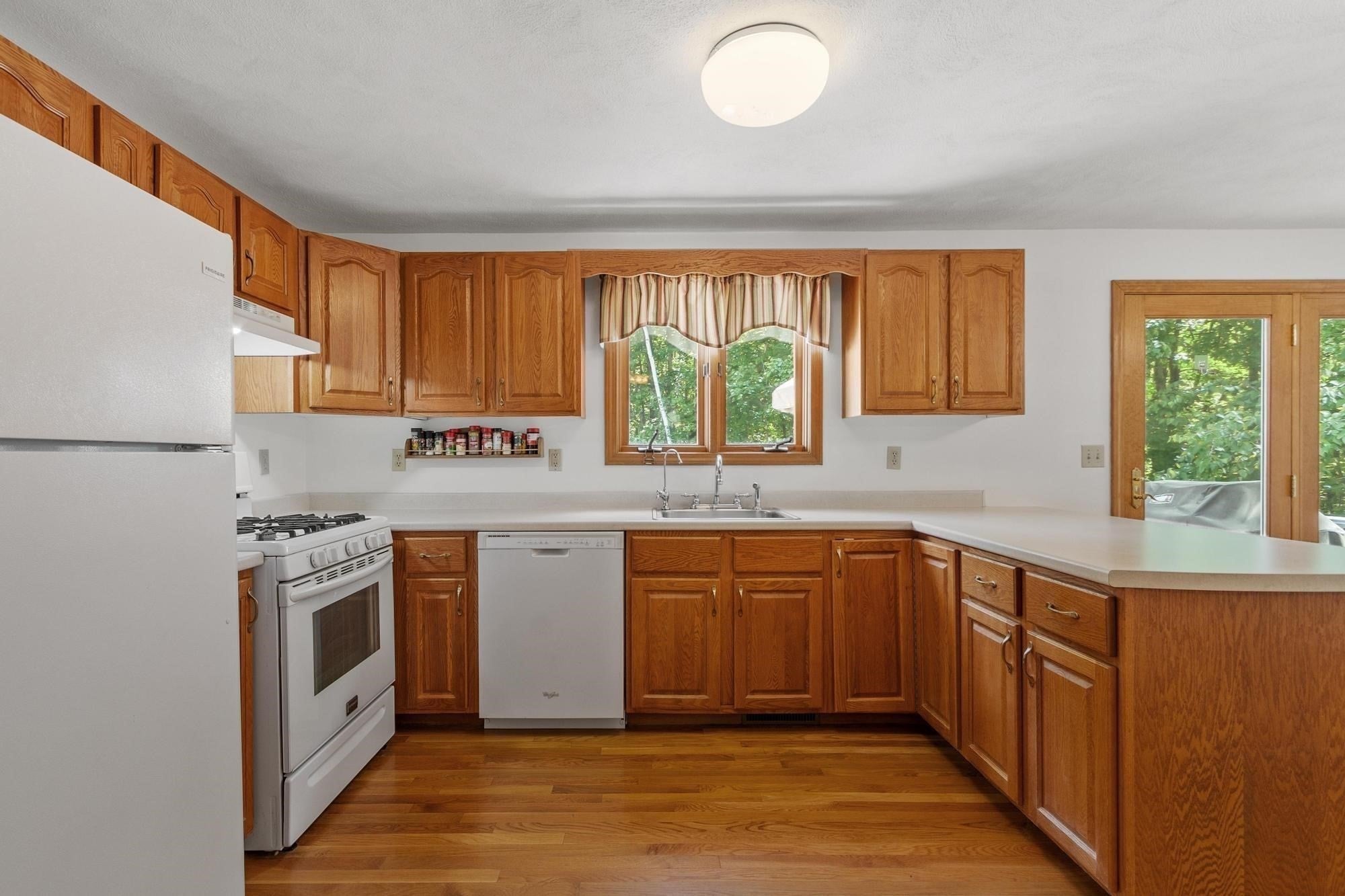 47 Sequoia Dr, Tyngsborough, MA, 47 Sequoia Dr, Tyngsborough, MA Photo #31