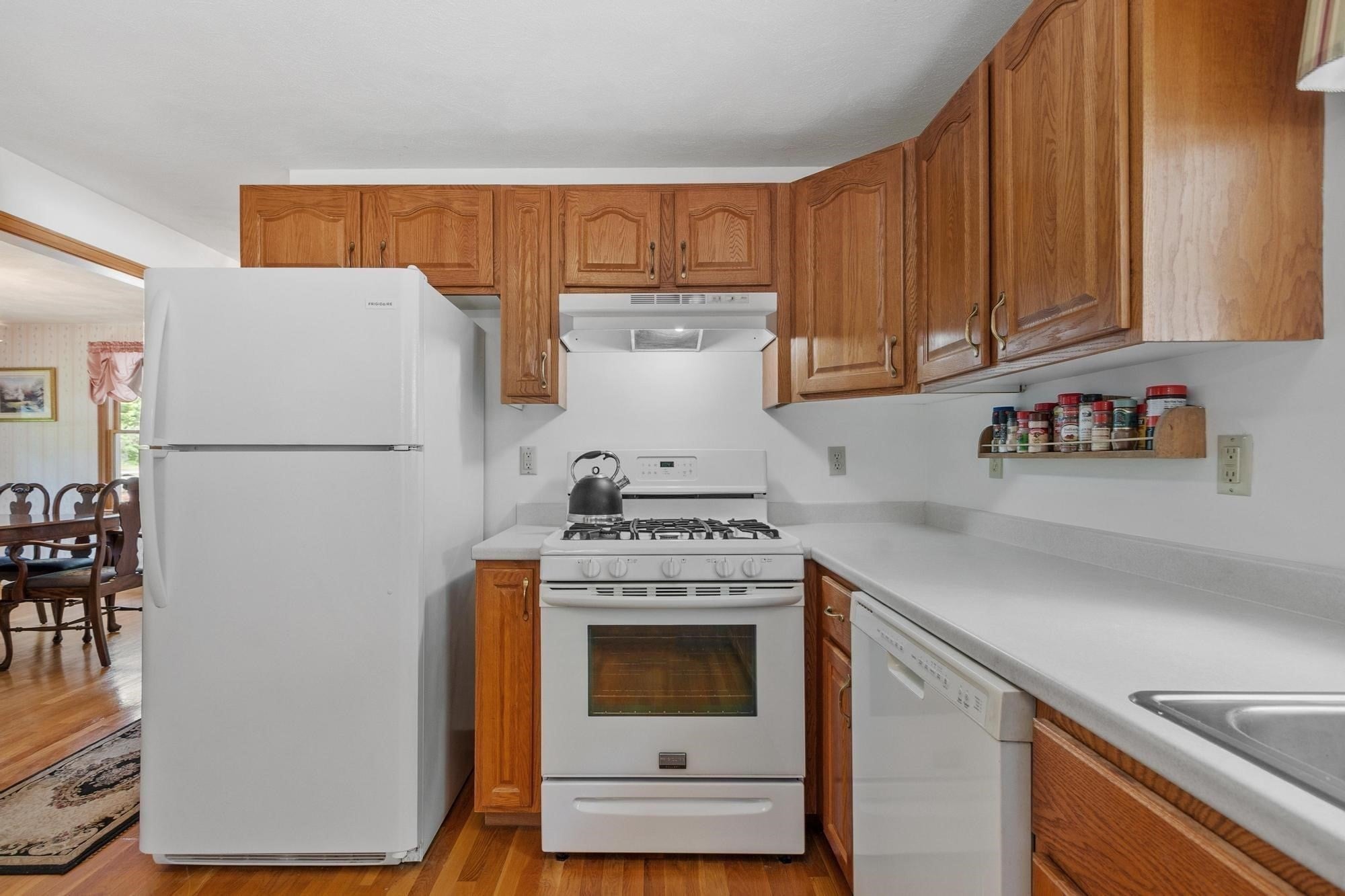 47 Sequoia Dr, Tyngsborough, MA, 47 Sequoia Dr, Tyngsborough, MA Photo #32