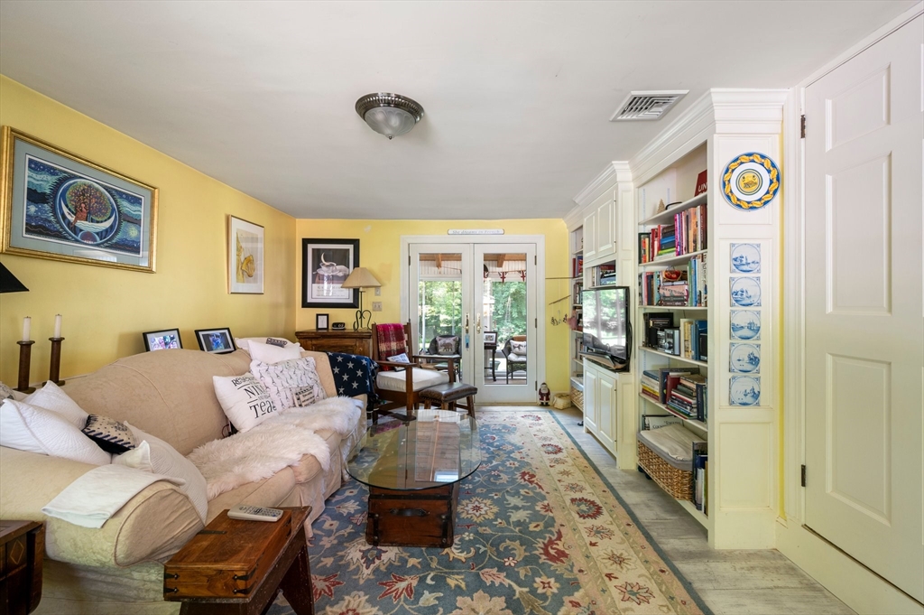63 Hawthorne