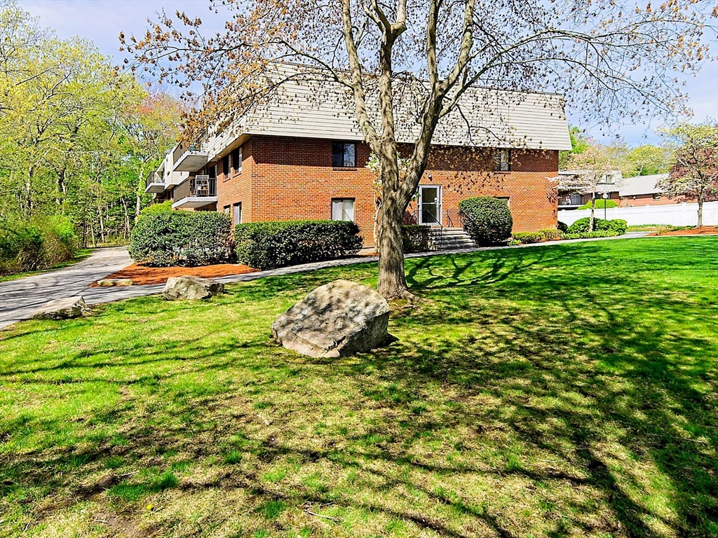 573 Broad St 234