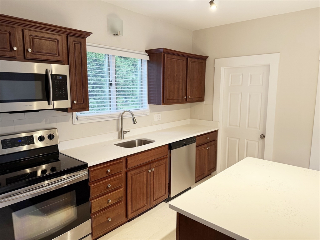130 Pine St 1