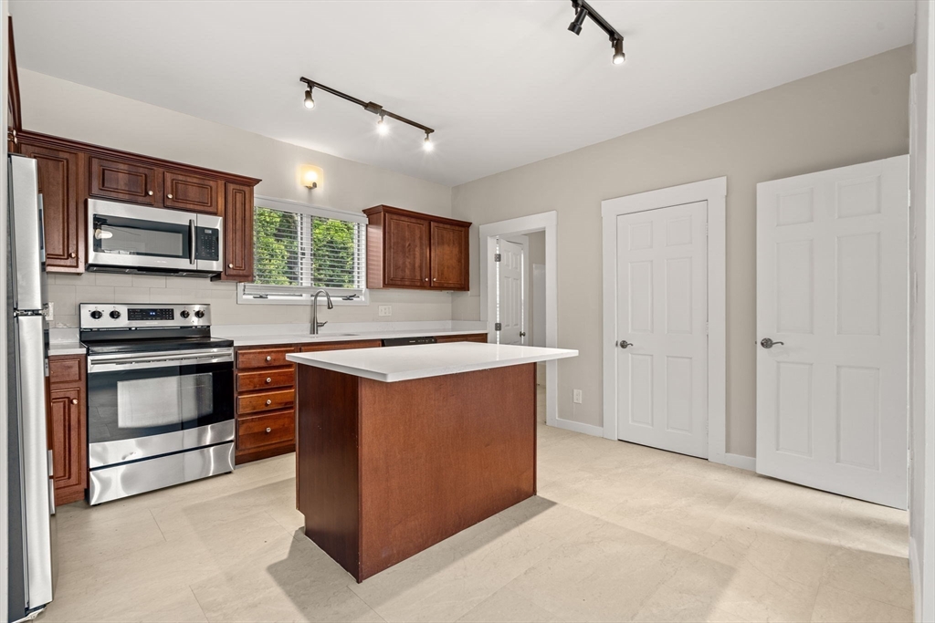 130 Pine St 1