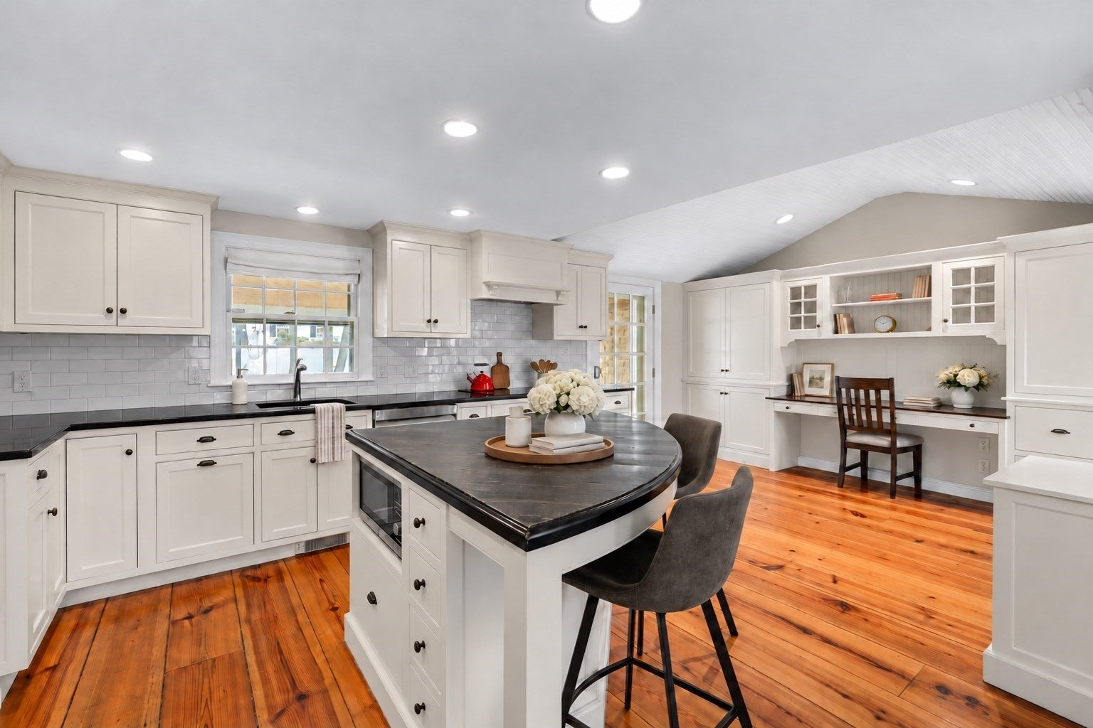 946 Main St, Hingham, MA, 946 Main St, Hingham, MA Photo #6