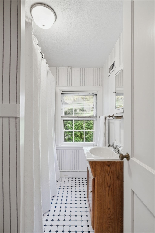 38 Oxford Road, Longmeadow, MA Photo #32