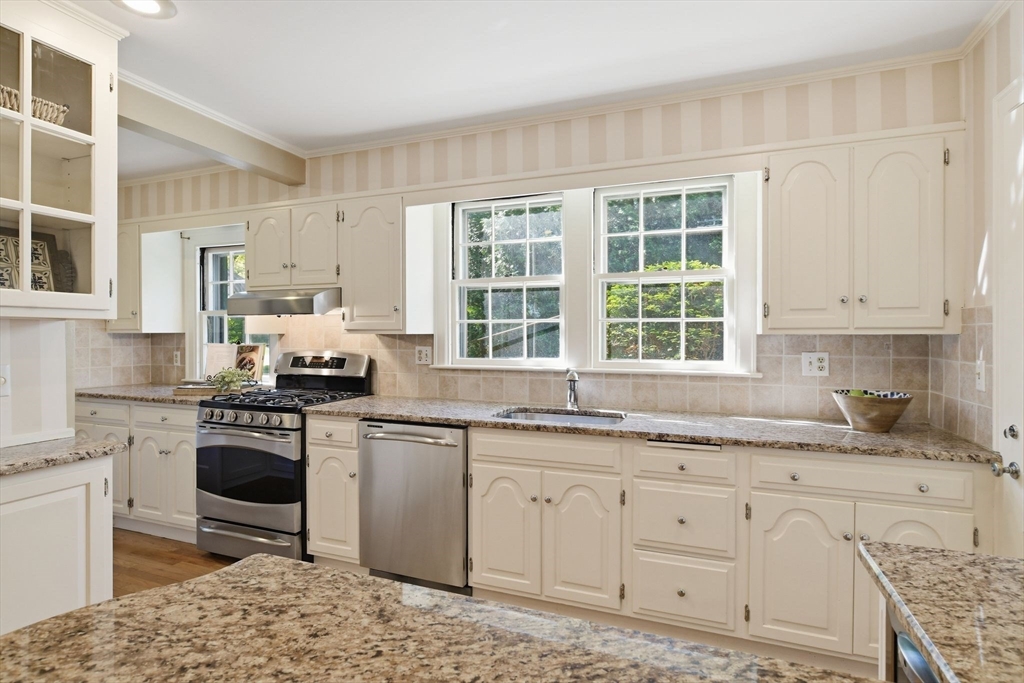 38 Oxford Road, Longmeadow, MA Photo #14
