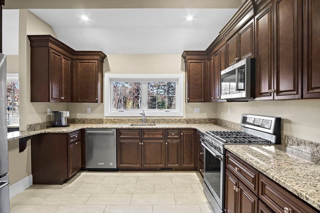 20 Chartwell #48, Worcester, MA, 20 Chartwell #48, Worcester, MA Photo #28