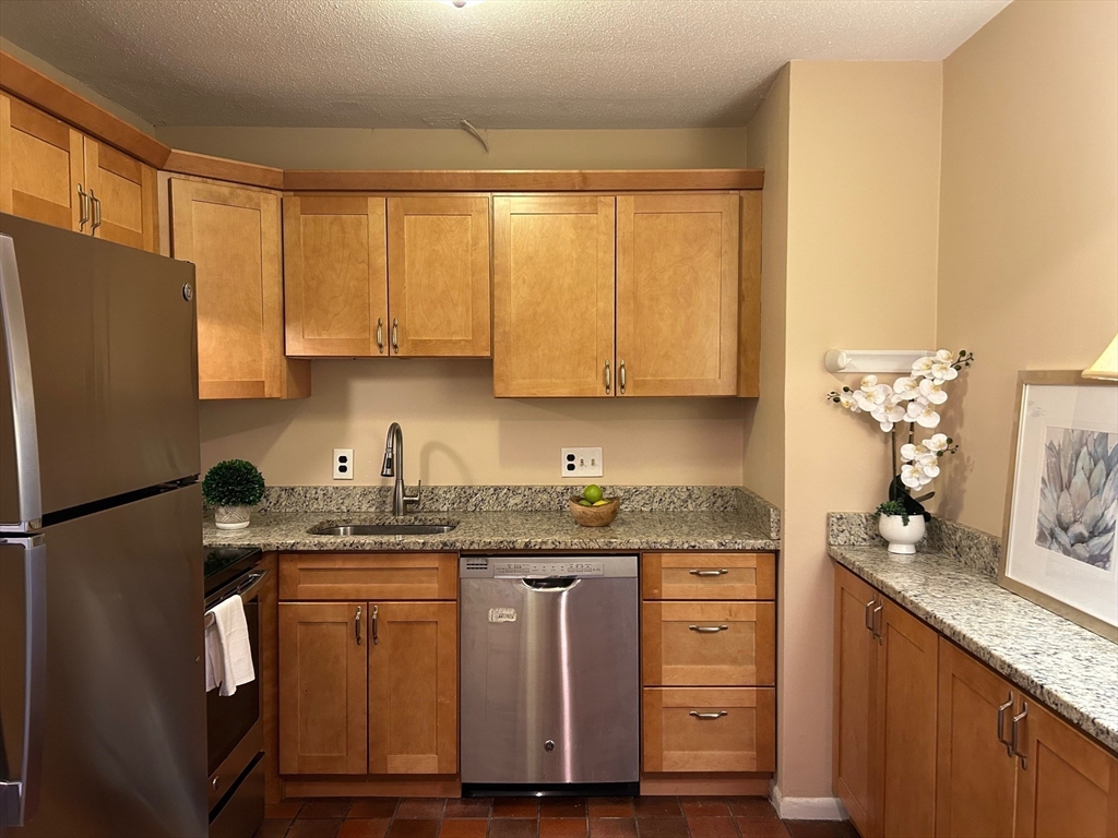 8 Kittredge St 13