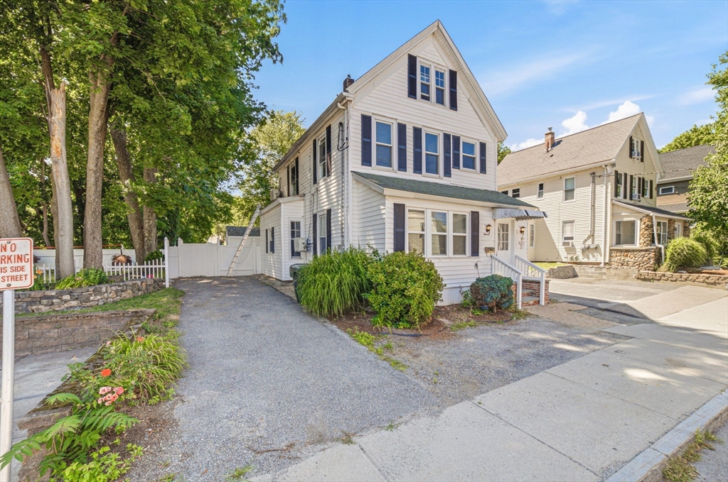 11 Brook St