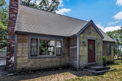 82 Ashumet Ave Mashpee MA 02649