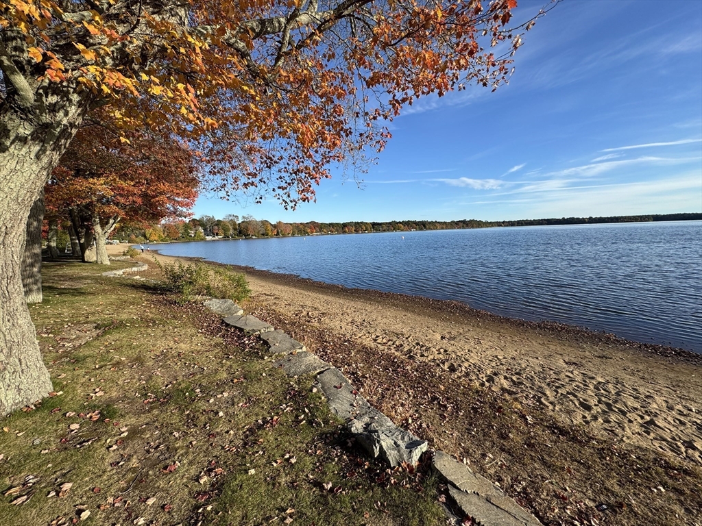 Sharon, Massachusetts 02067, United States, 3 Bedrooms Bedrooms, ,2 BathroomsBathrooms,Residential,Active,186690