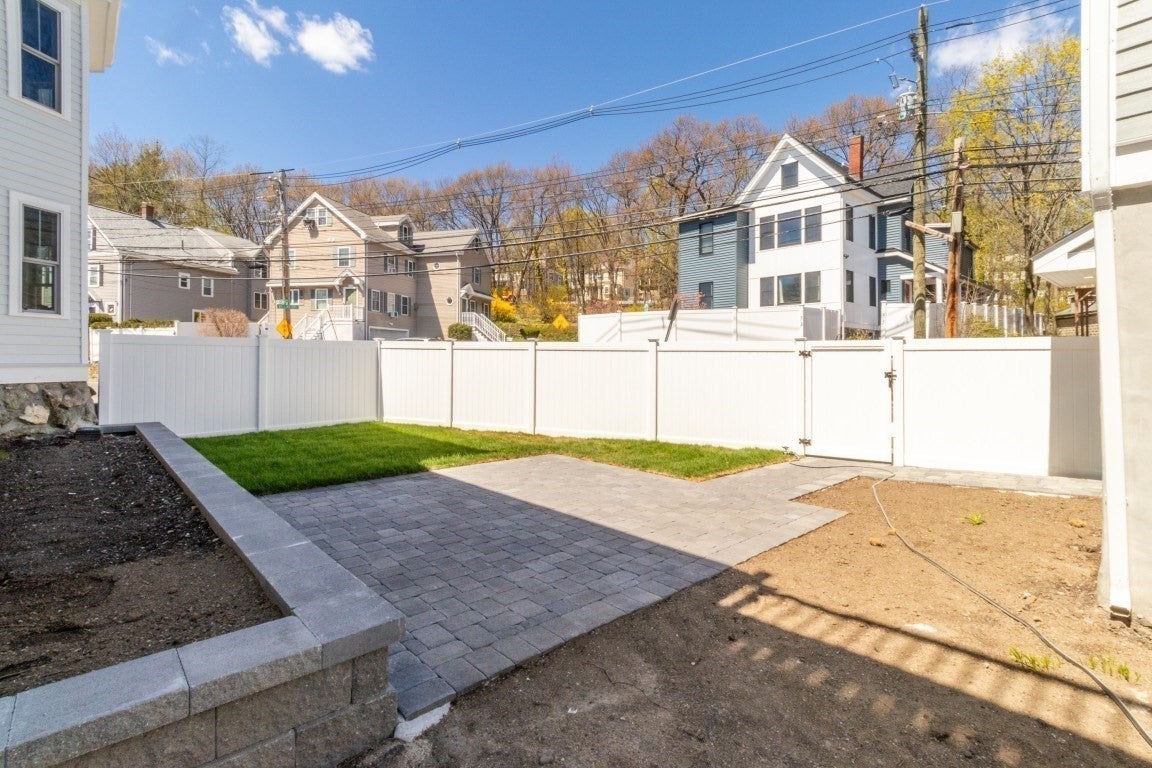 30 Columbus Ave #4, Waltham, MA Photo #28