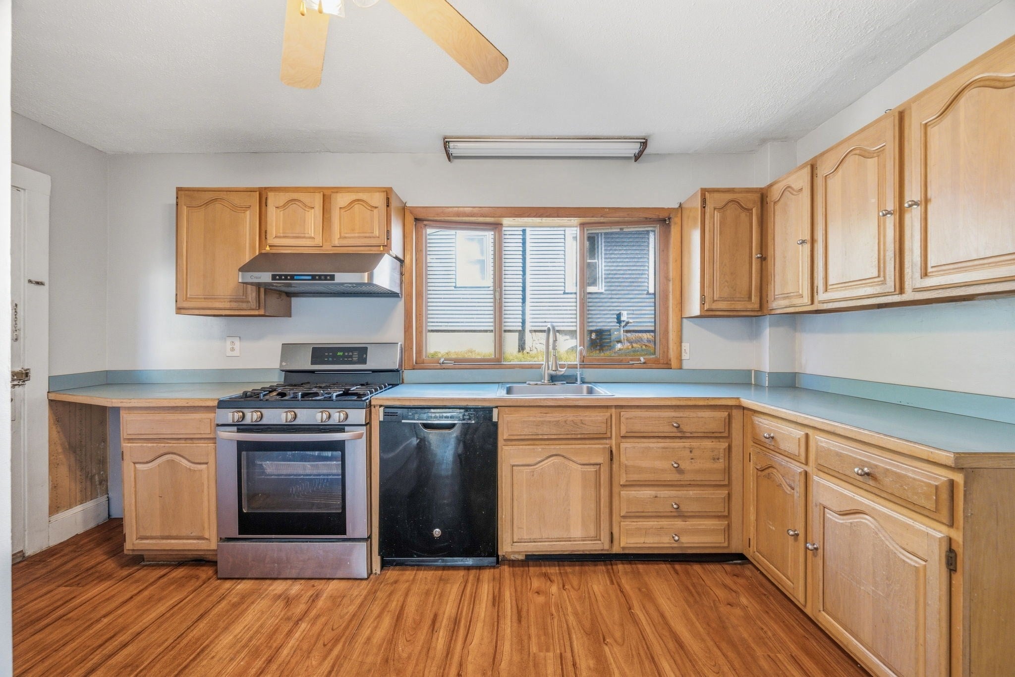 28 Vine Ave #28, Quincy, MA, 28 Vine Ave #28, Quincy, MA Photo #17