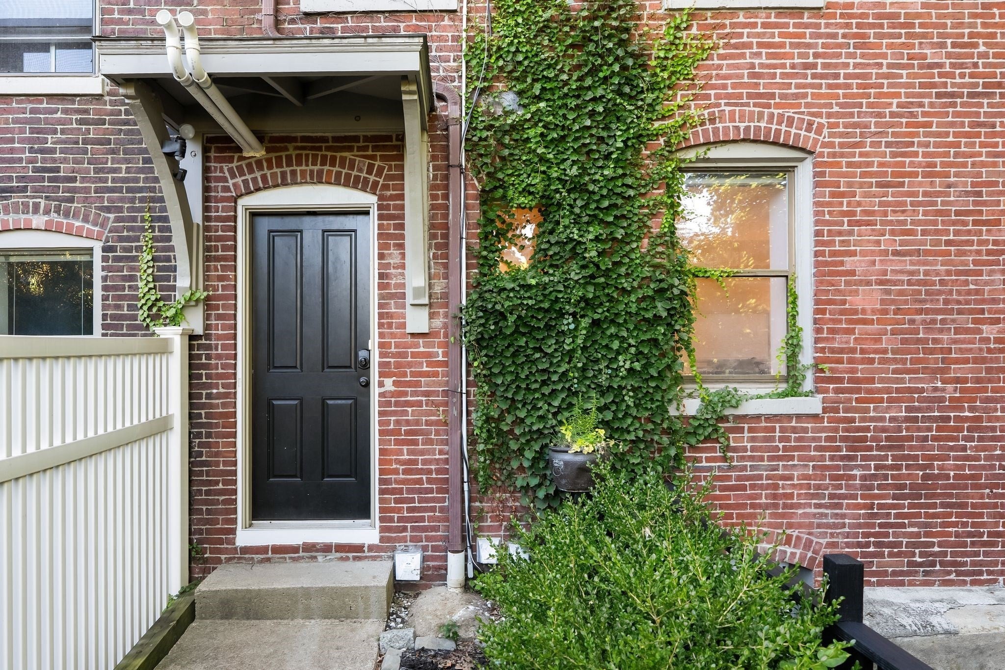 26 Everett St 1