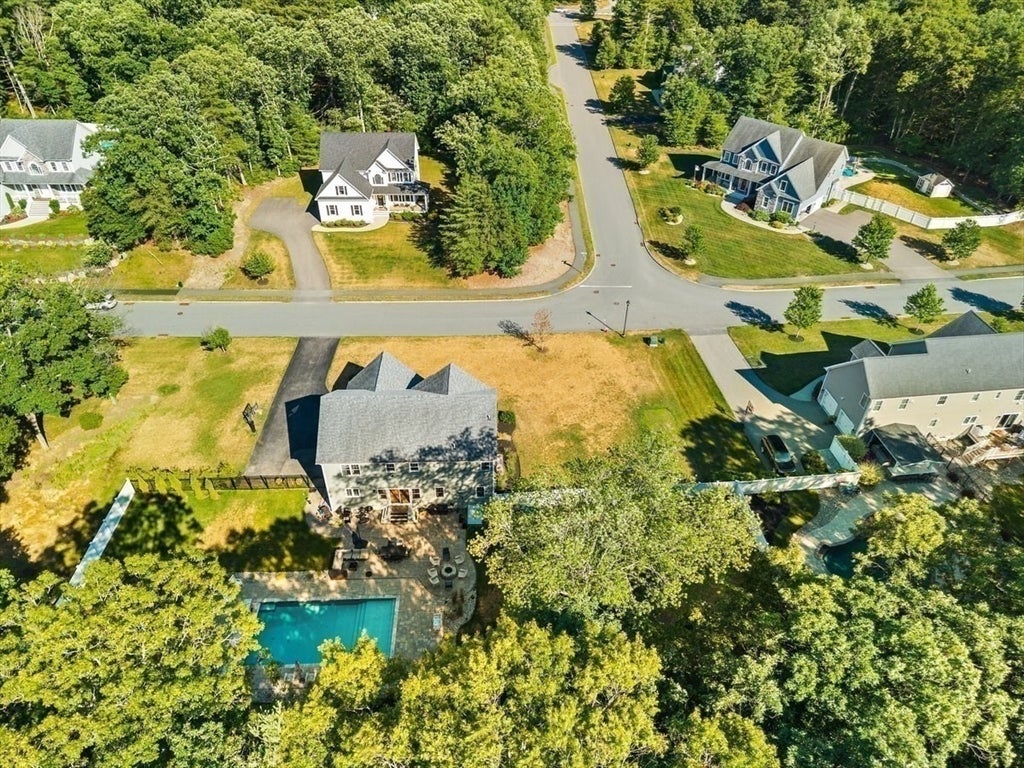 16 Coach Rd