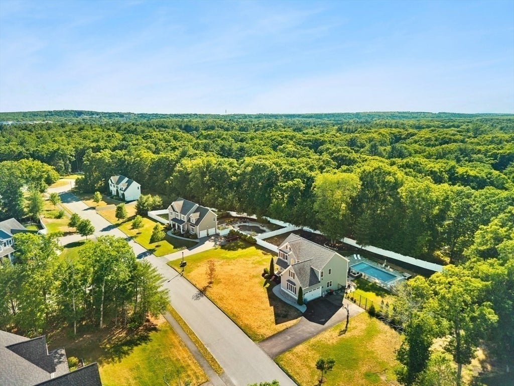 16 Coach Rd