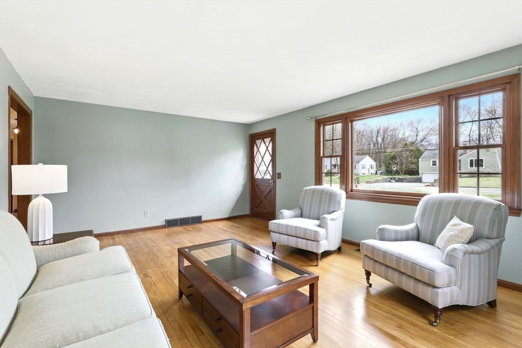 120 Mosier St
