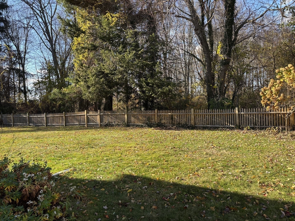 Haverhill, Massachusetts 01832, United States, 3 Bedrooms Bedrooms, ,2 BathroomsBathrooms,Residential,Active,256346