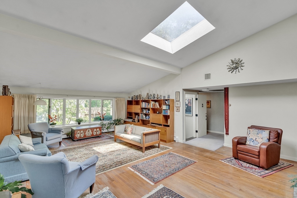 43 Fair Oaks Dr