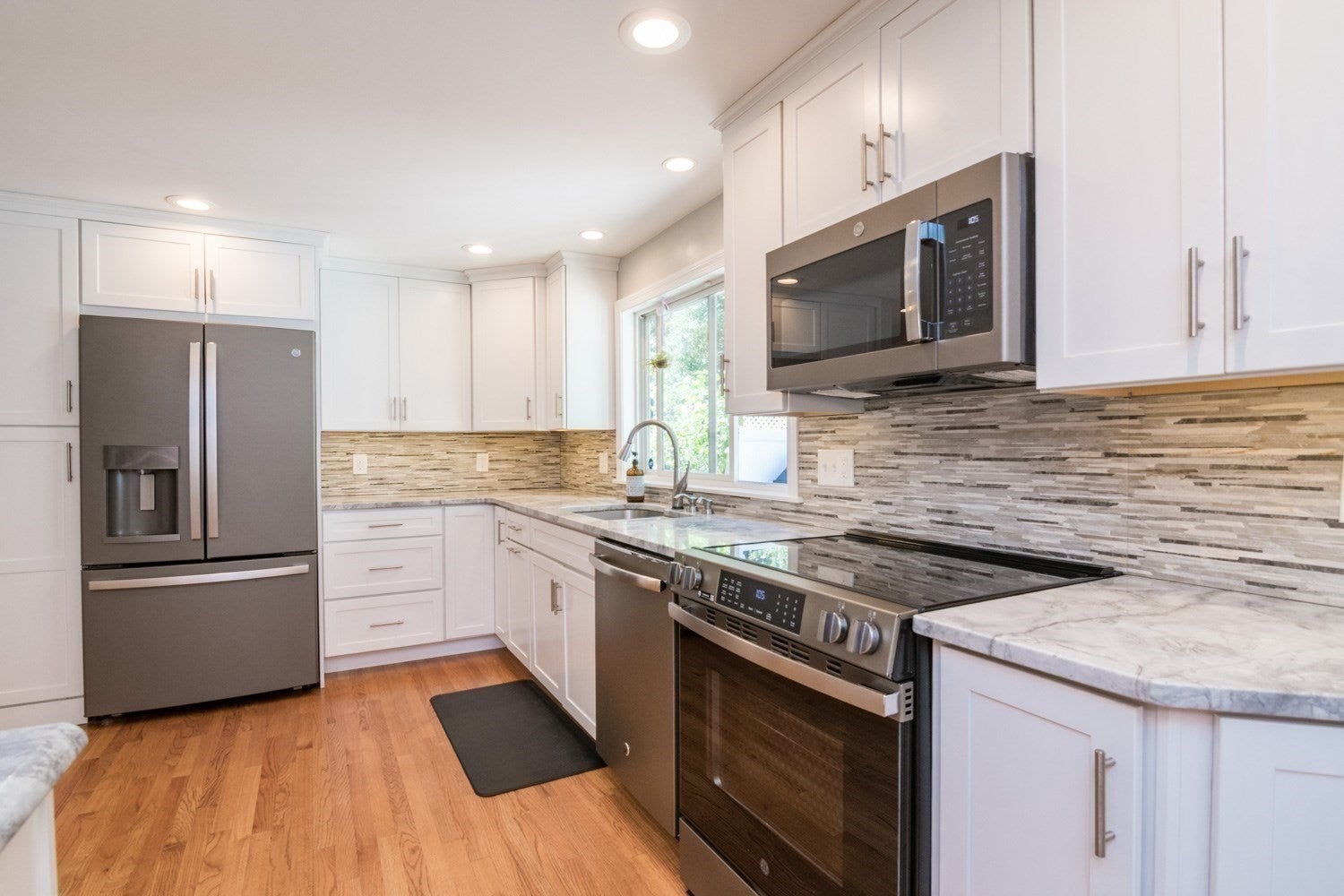 12 Linda Dr, Westfield, MA Photo #16