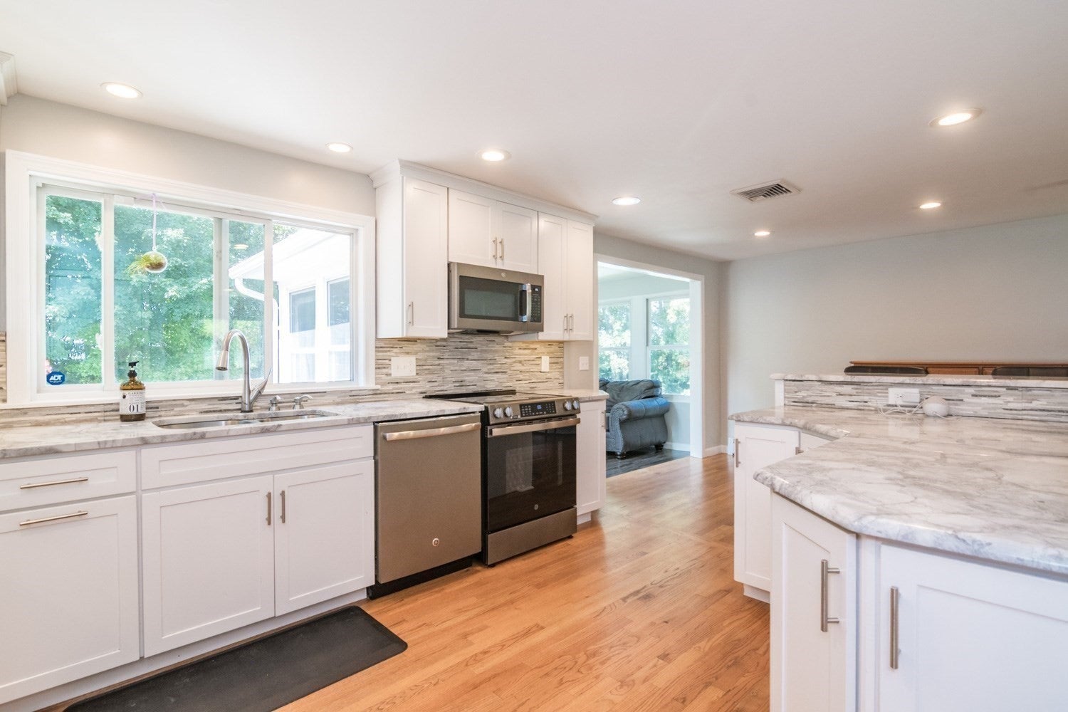 12 Linda Dr, Westfield, MA Photo #14