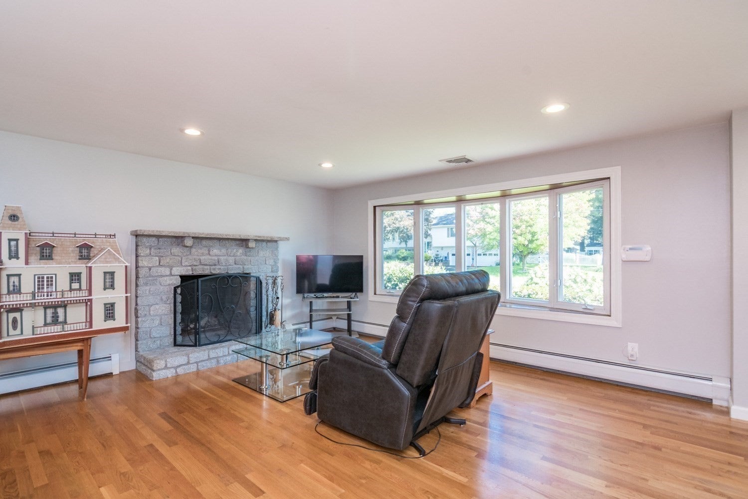 12 Linda Dr, Westfield, MA Photo #9