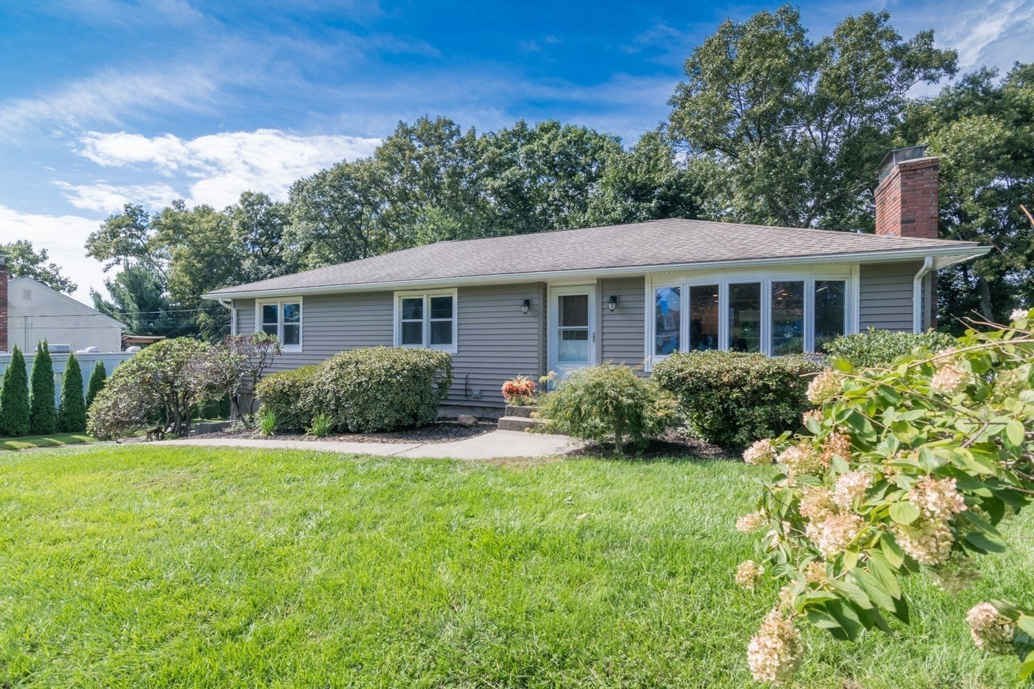 12 Linda Dr, Westfield, MA Photo #3
