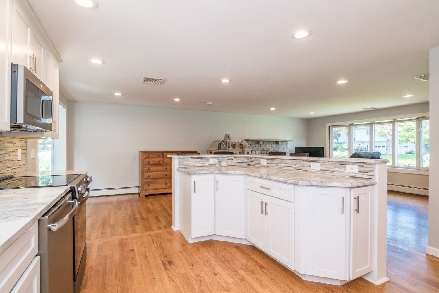 12 Linda Dr, Westfield, MA Photo #13