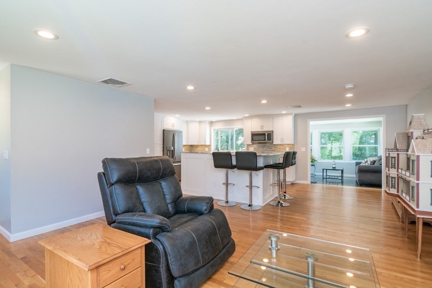 12 Linda Dr, Westfield, MA Photo #10