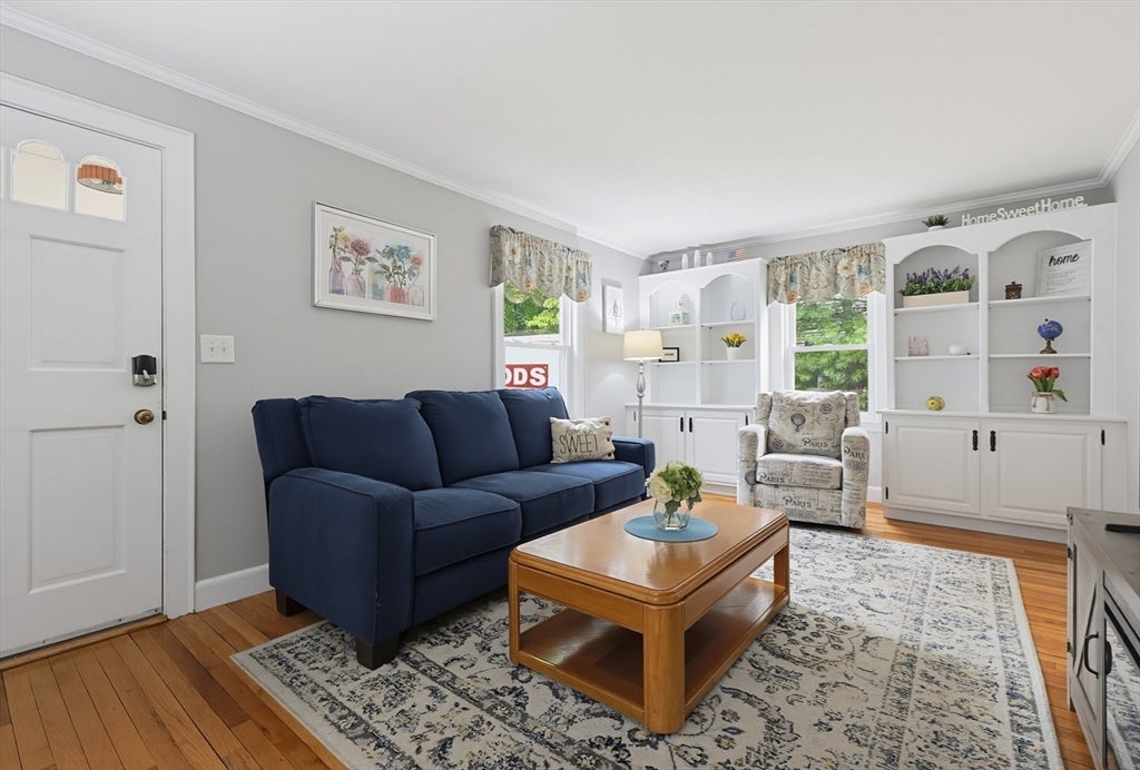 24 Oak St