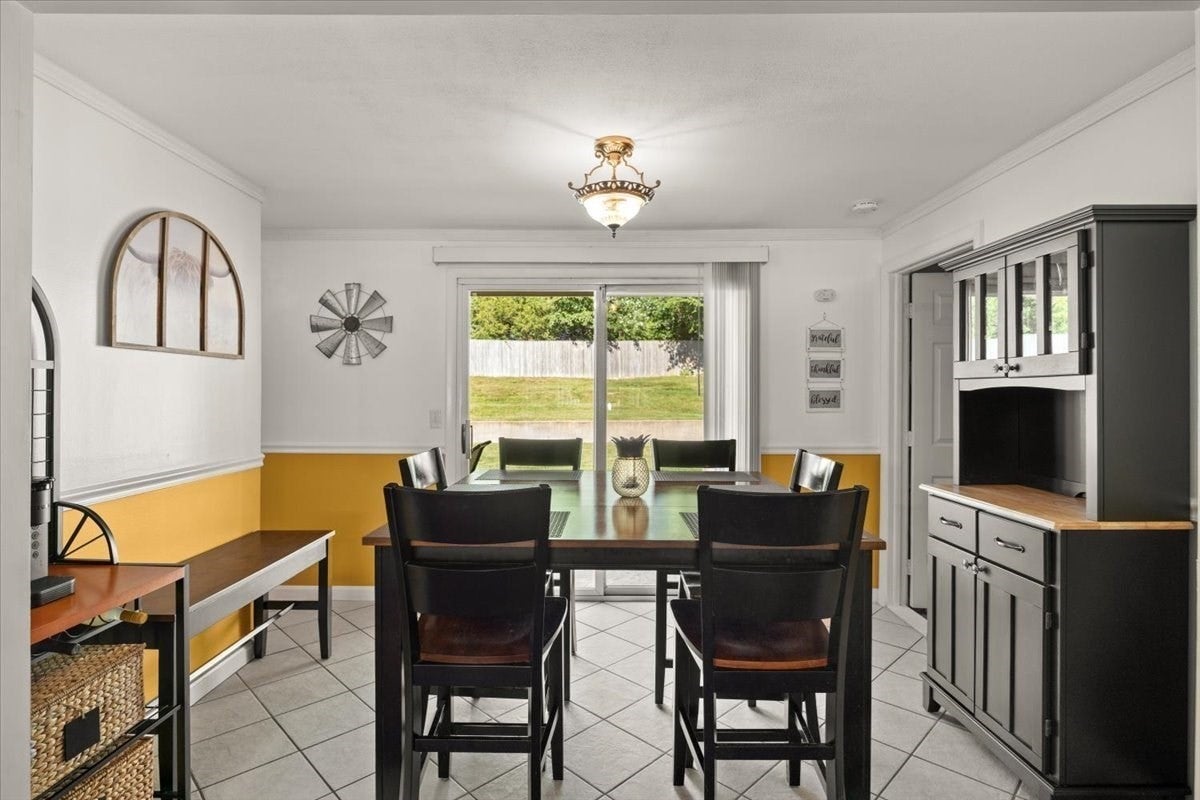 90 Smoke Rise Cir, Swansea, MA Photo #16