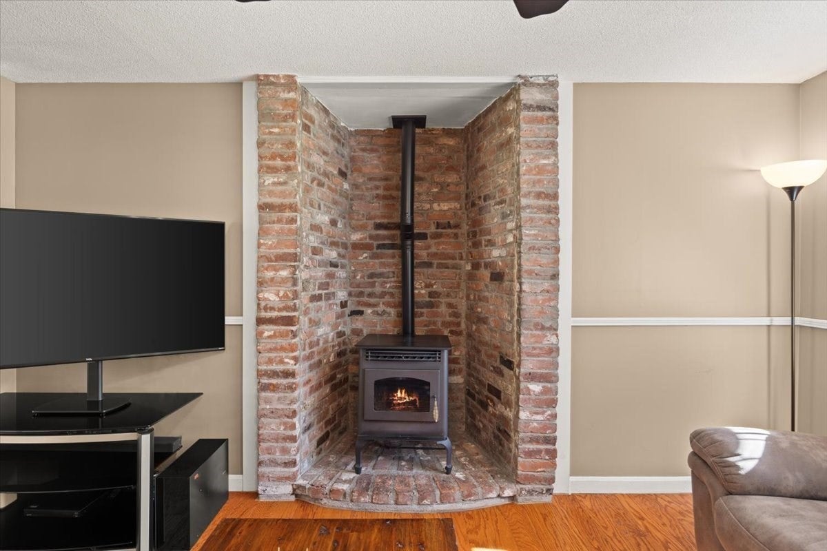 90 Smoke Rise Cir, Swansea, MA Photo #9