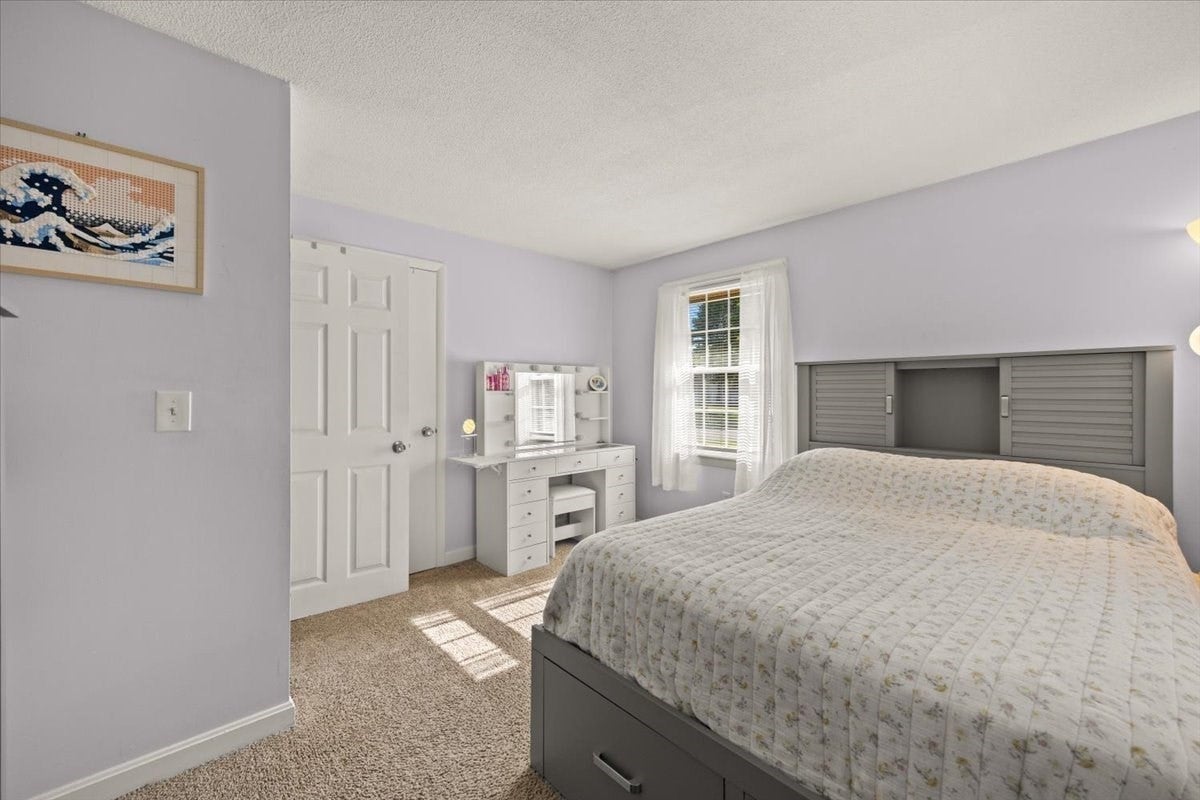 90 Smoke Rise Cir, Swansea, MA Photo #21