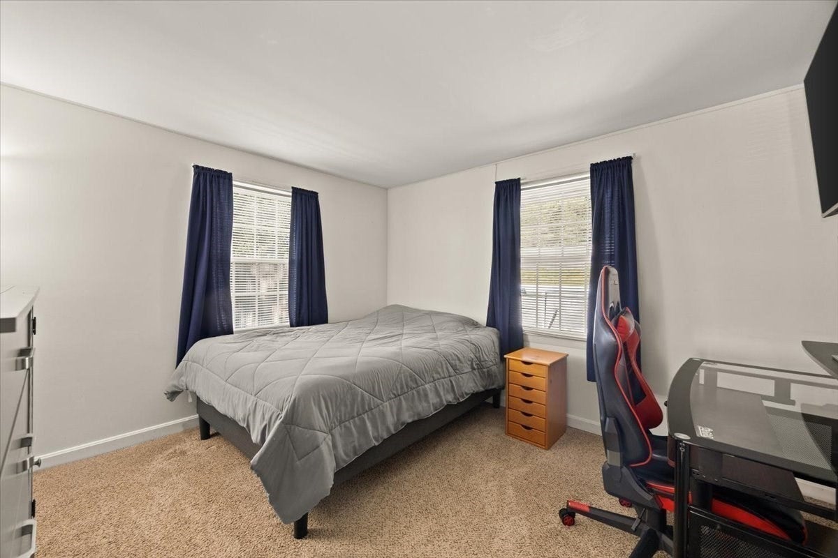 90 Smoke Rise Cir, Swansea, MA Photo #22