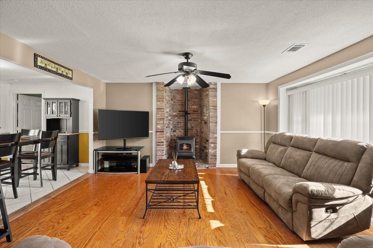 90 Smoke Rise Cir, Swansea, MA Photo #7