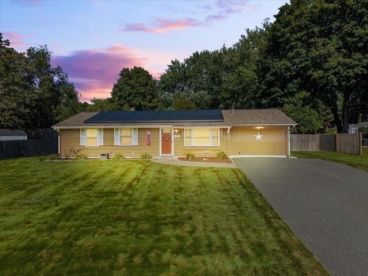 90 Smoke Rise Cir, Swansea, MA Photo #32