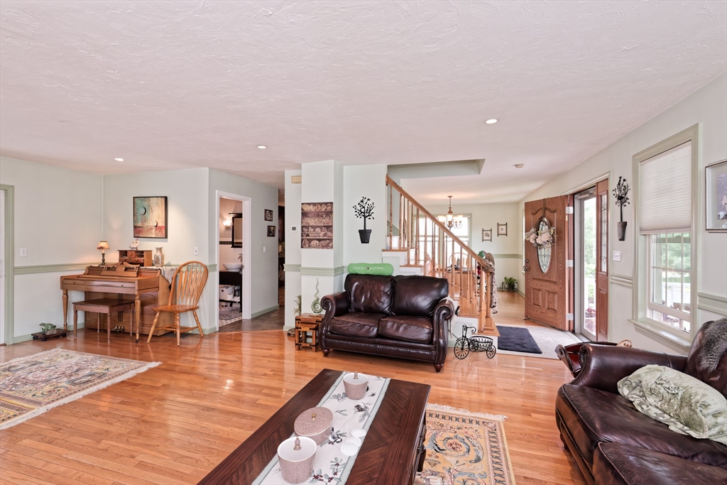 11 Azalea Ln 11