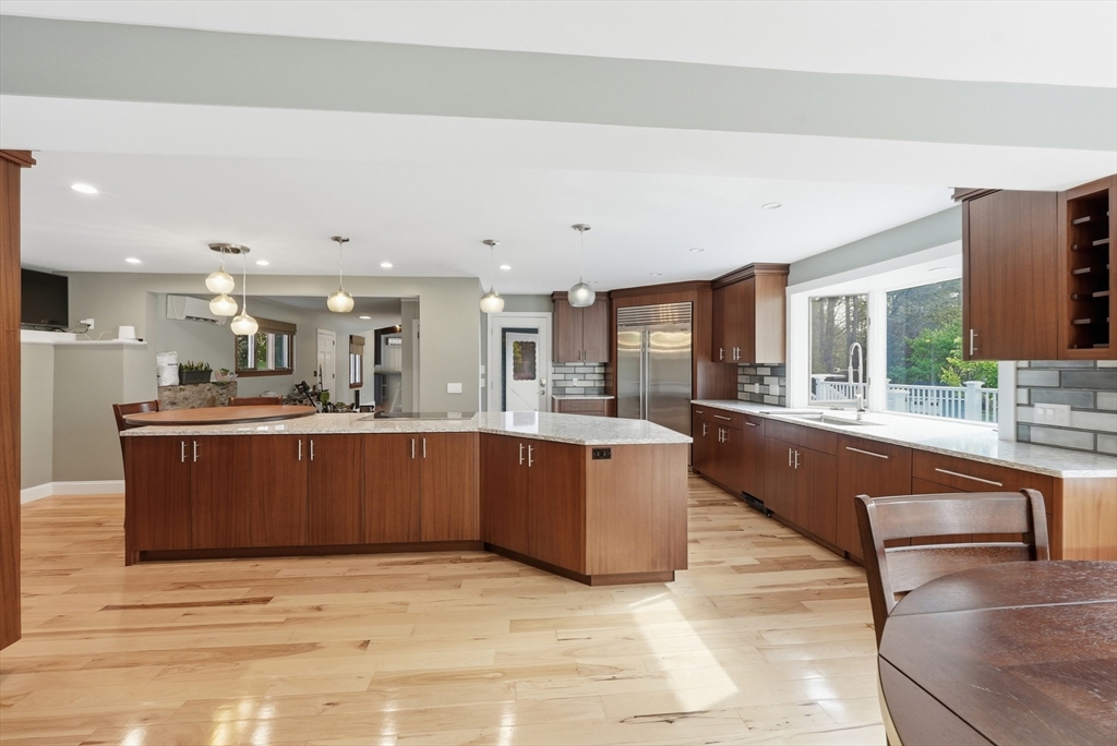 8 Hillside Rd