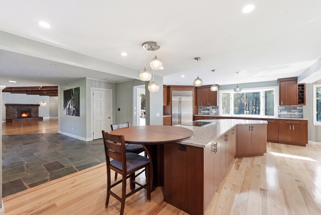 8 Hillside Rd