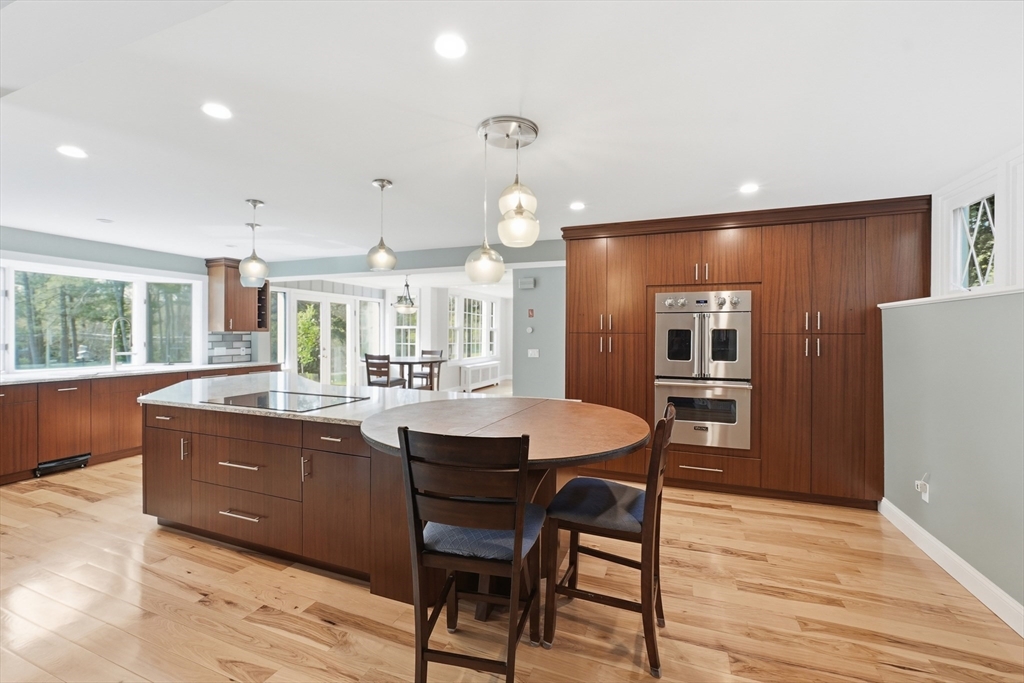 8 Hillside Rd