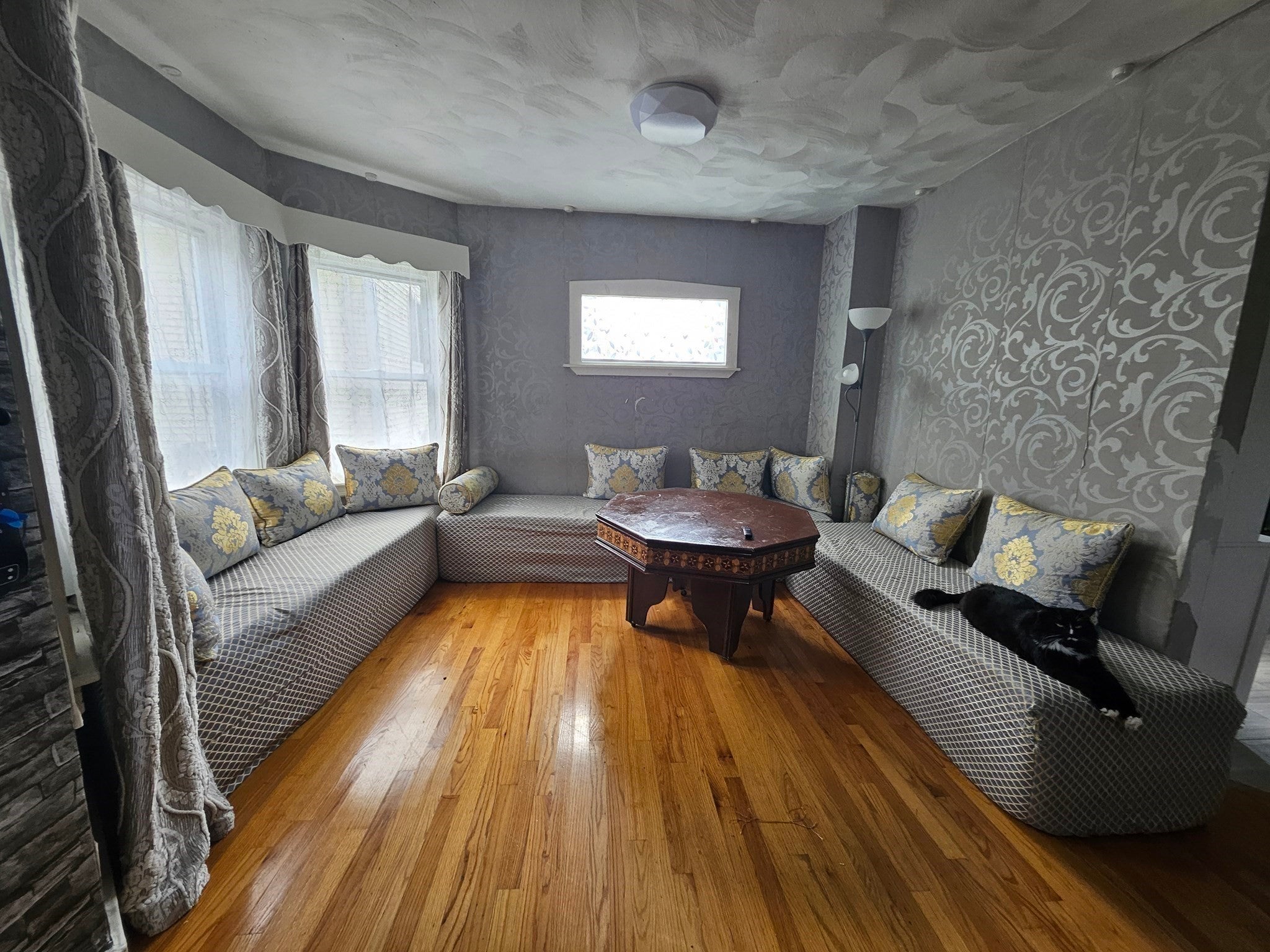 30 Clifton Ave, Lynn MA 01902