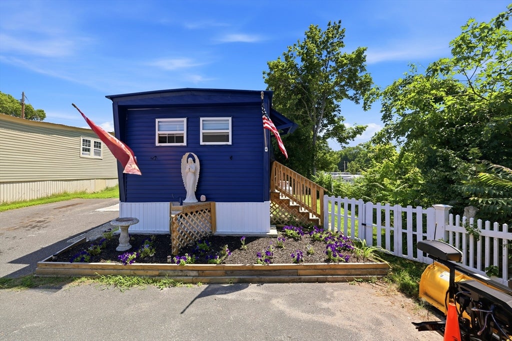 229 Miller St G9