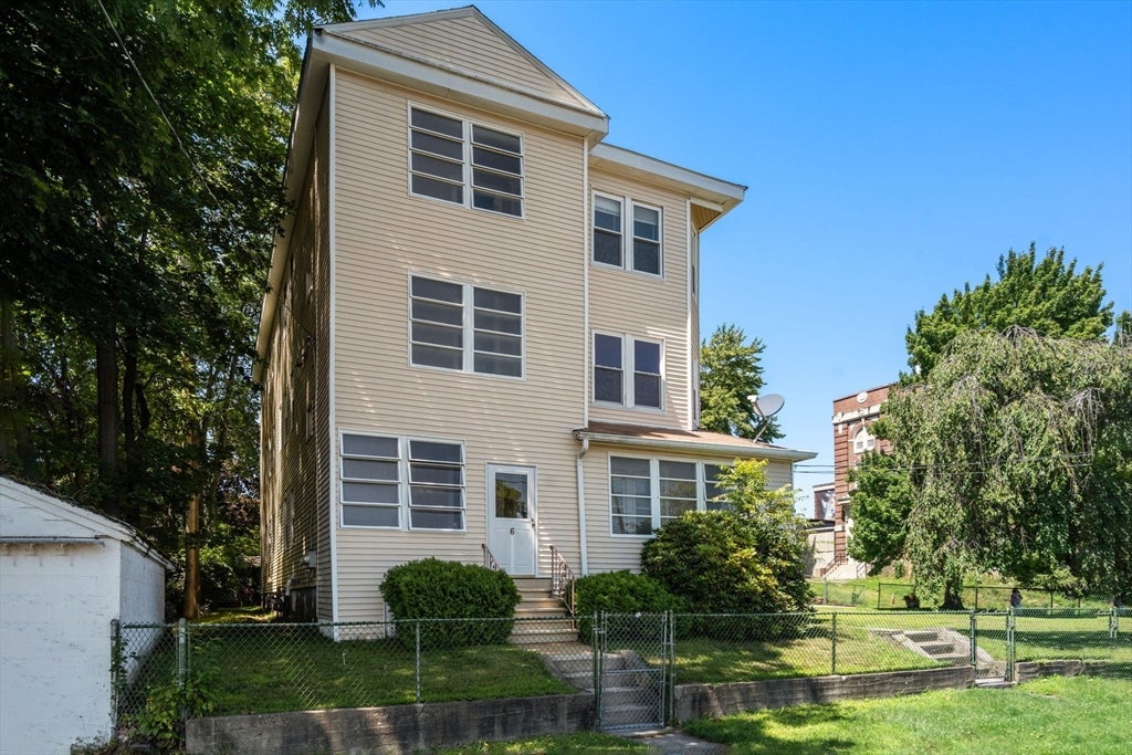 6 Indiana St, Worcester, MA, 6 Indiana St, Worcester, MA Photo #3