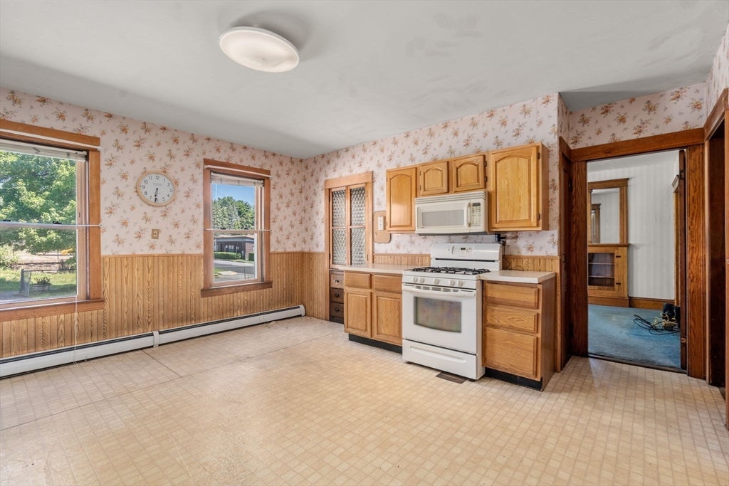 6 Indiana St, Worcester, MA, 6 Indiana St, Worcester, MA Photo #5