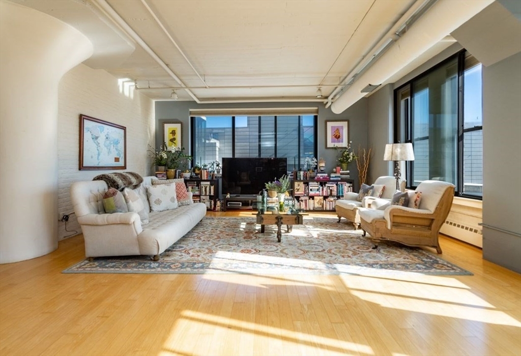 210 South Street #5-5 Floor 5