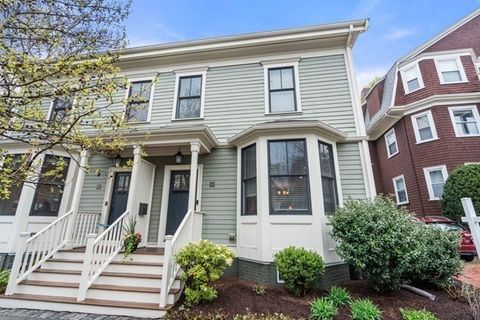 Photo of 221 Freeman St #221, Brookline, MA 02446 (MLS # 73508860)