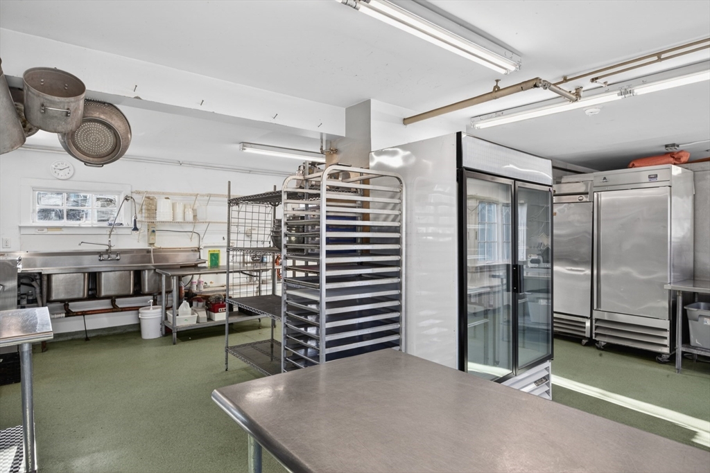 43 Race Point Road UG