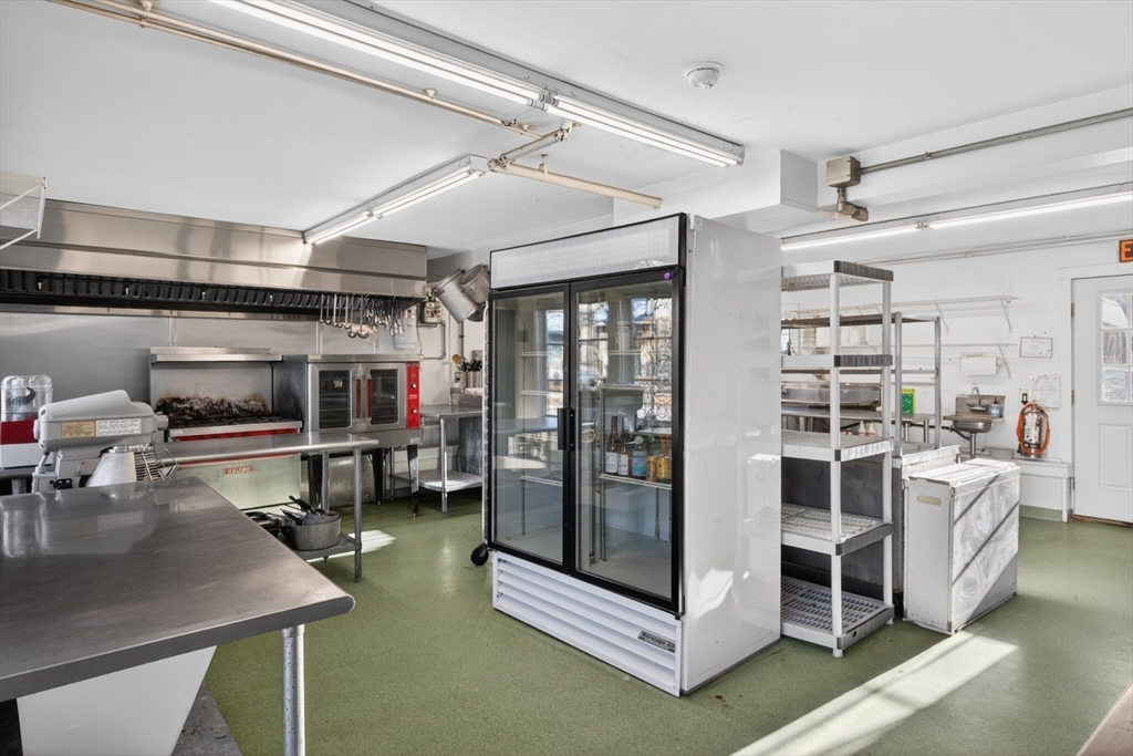 43 Race Point Road UG