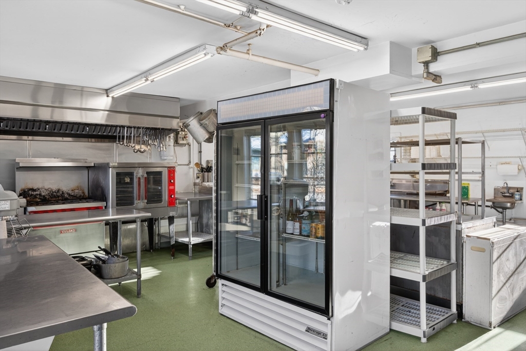 43 Race Point Road UG