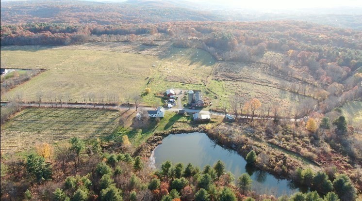 233 Ragged Hill Road